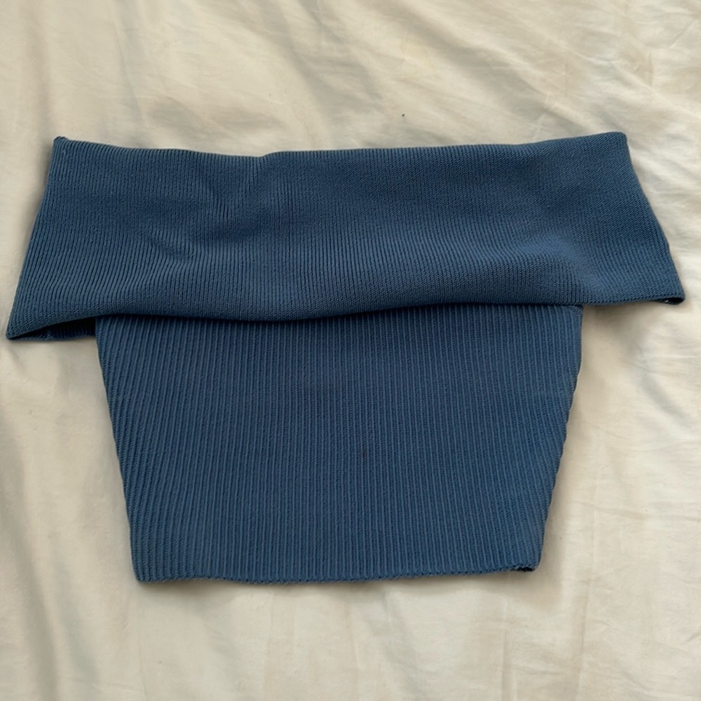 Aritzia Top